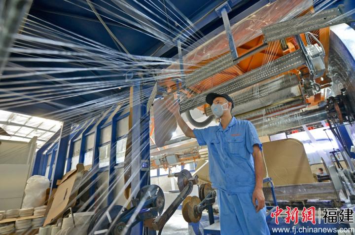 福建泉港：企业技改激活力促生产